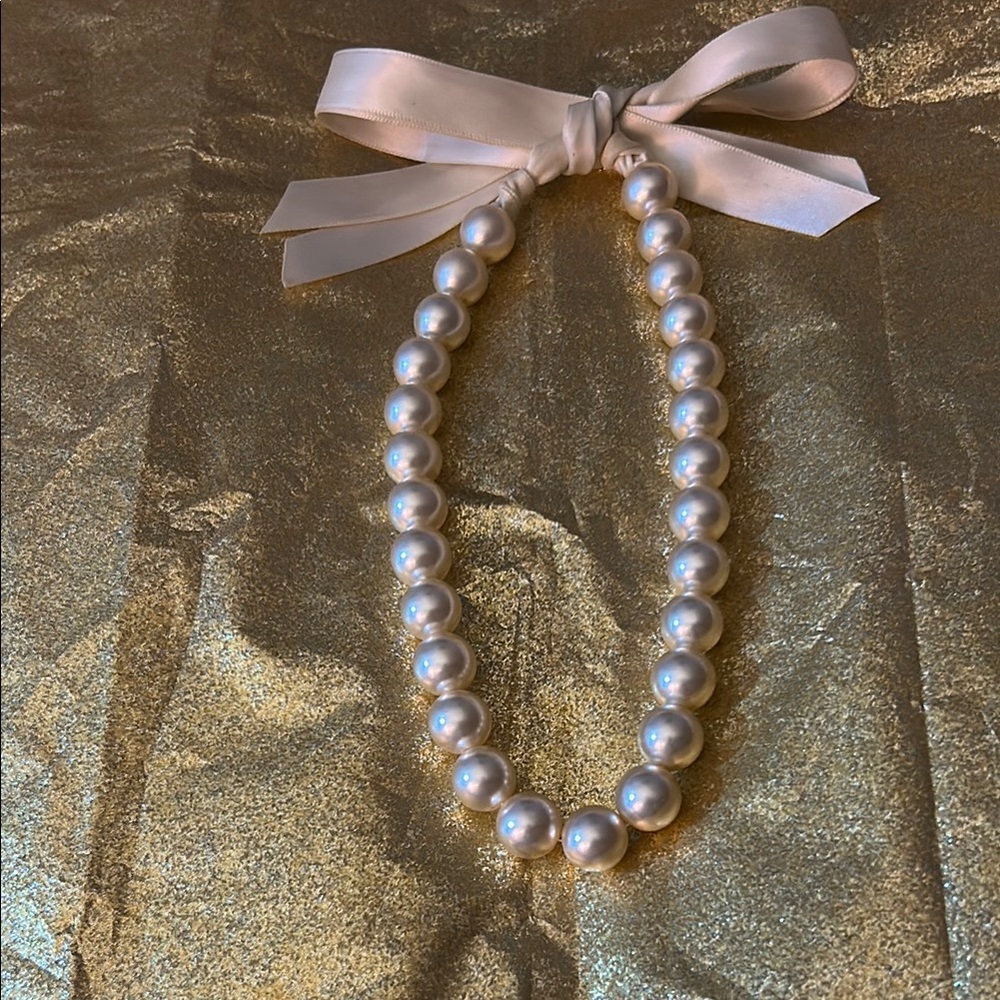 Elegant White Pearl Necklace